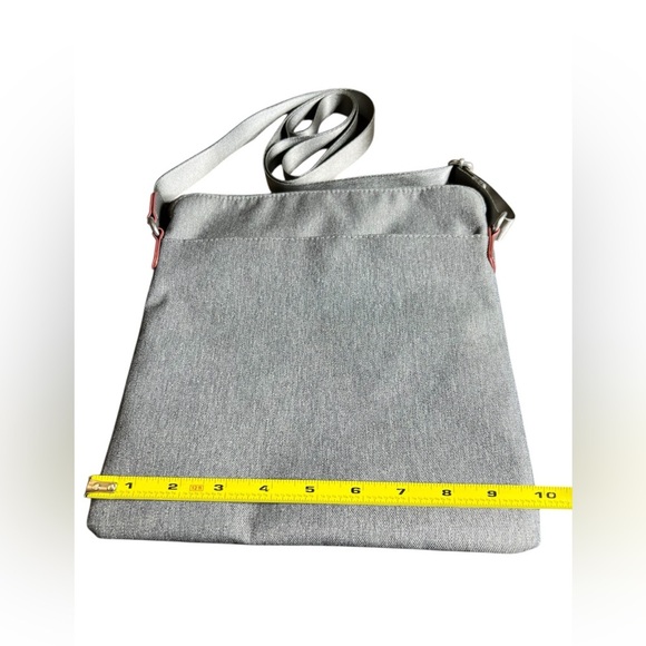 Baggallini Gray Crossbody Bag - Picture 3 of 11